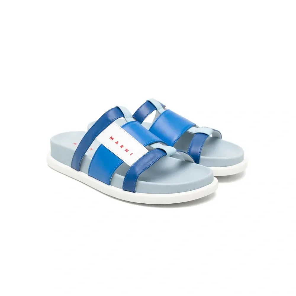 Шлепанцы с логотипом