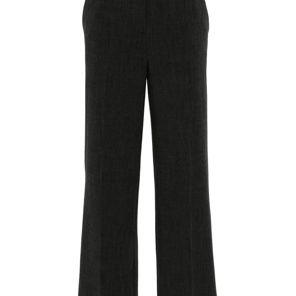 Прямые брюки строгого кроя