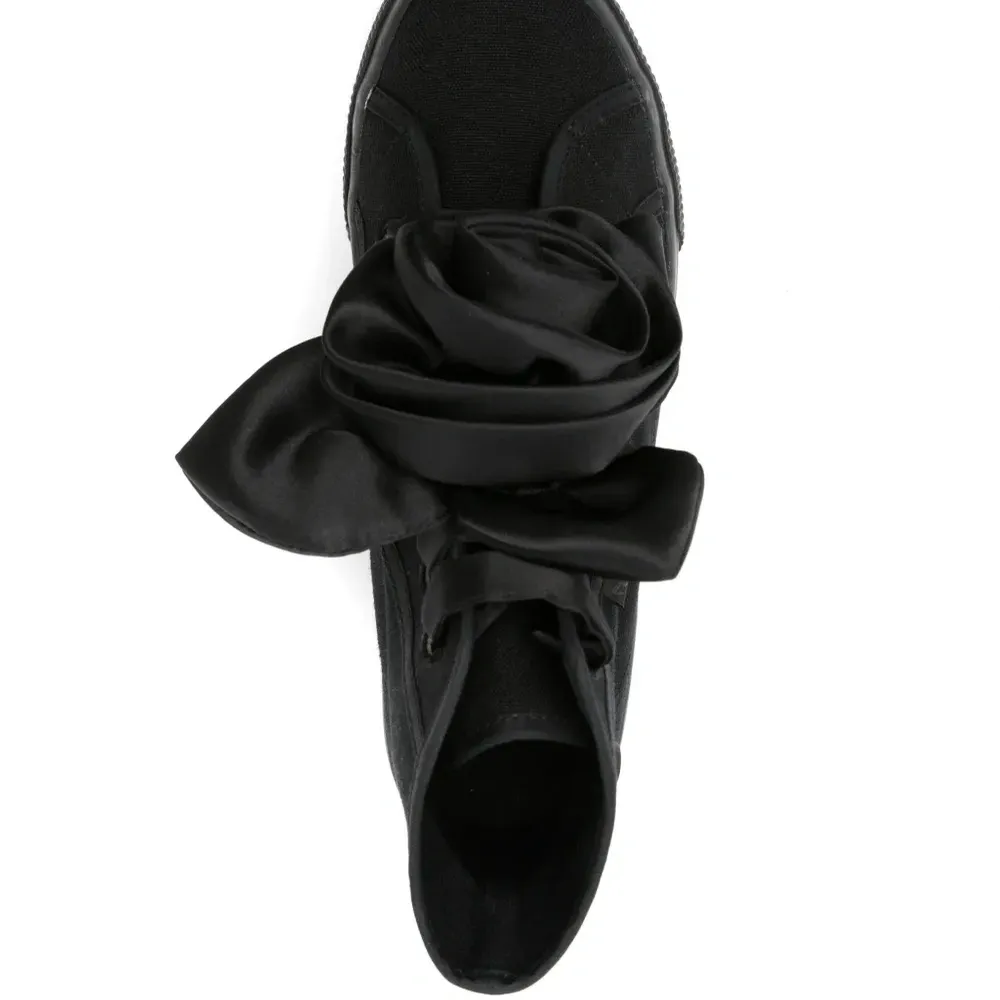 Высокие кеды из коллаборации с Superga