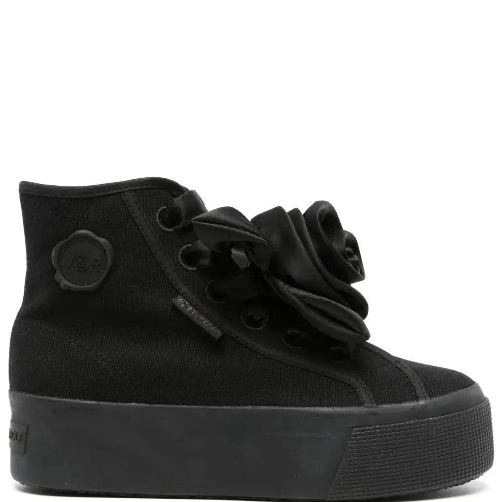 Высокие кеды из коллаборации с Superga