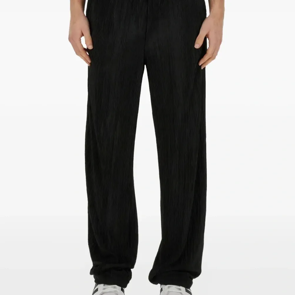 Плиссированные спортивные брюки с эластичным поясом