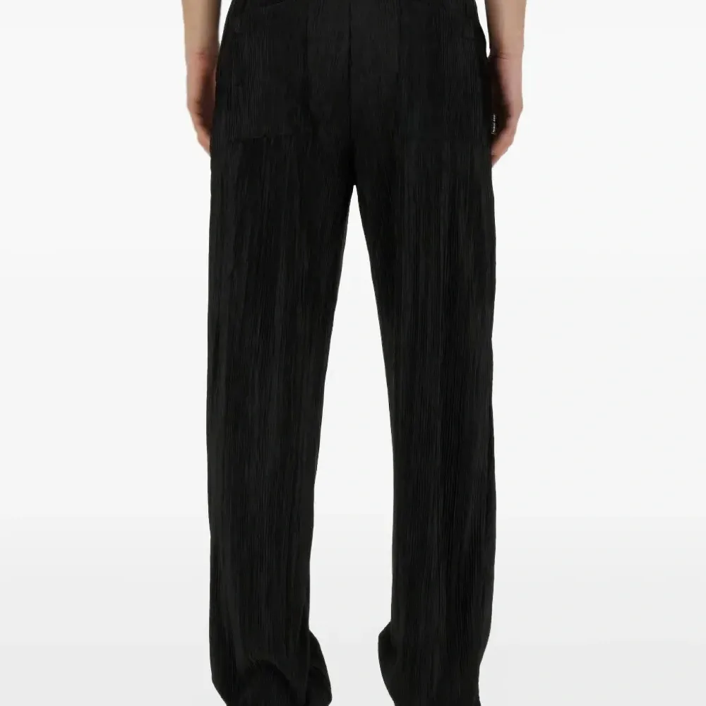 Плиссированные спортивные брюки с эластичным поясом