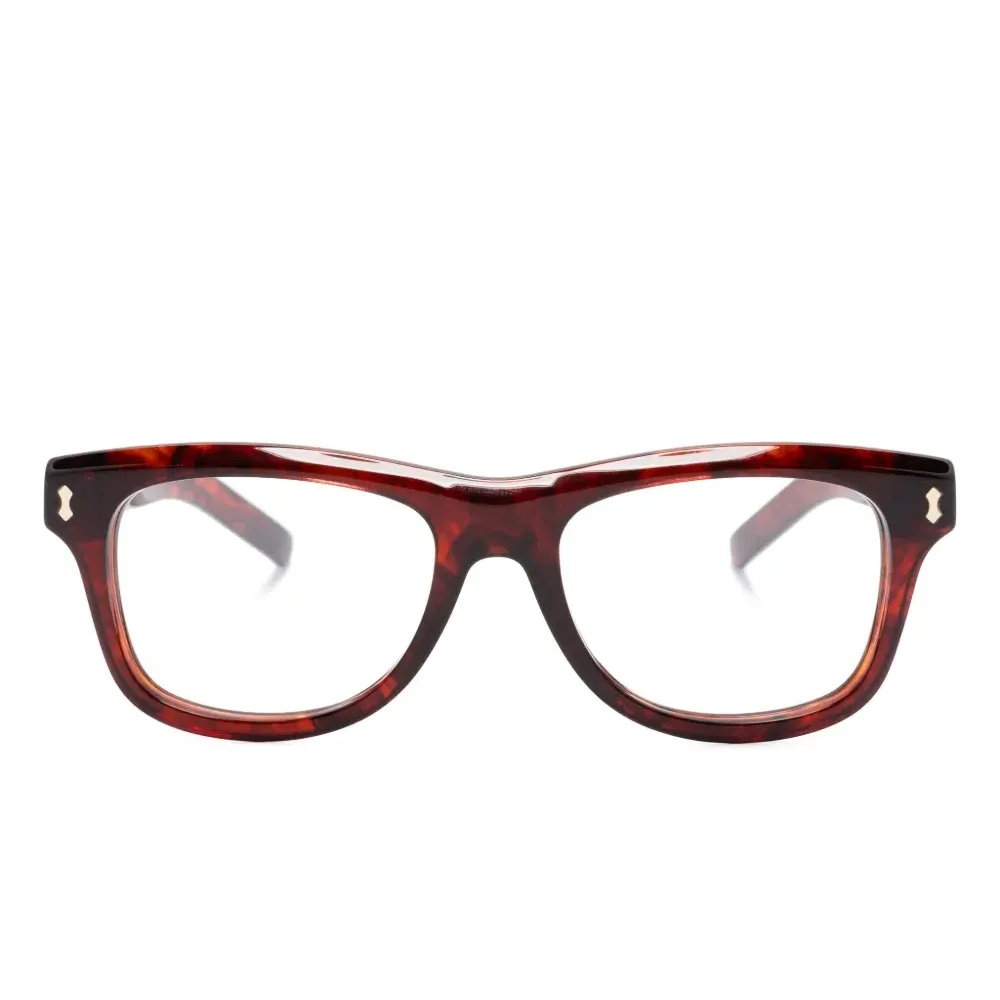 Очки в овальной оправе