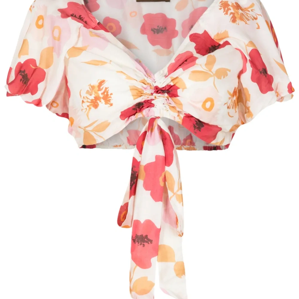 Укороченный топ Bevita с цветочным принтом Укороченный топ Bevita с цветочным принтом