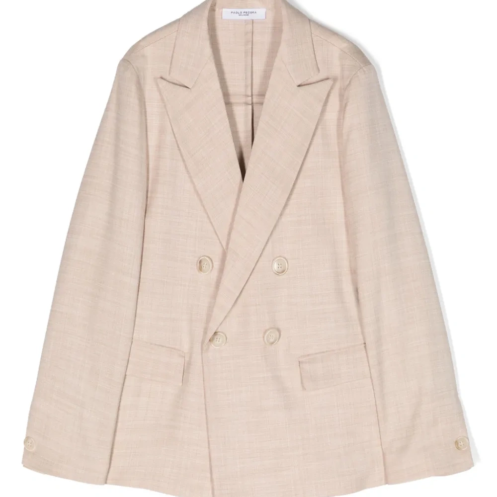 Двубортный блейзер с заостренными лацканами