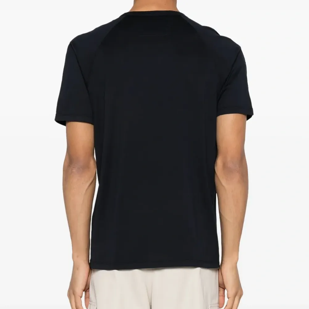 Футболка с логотипом