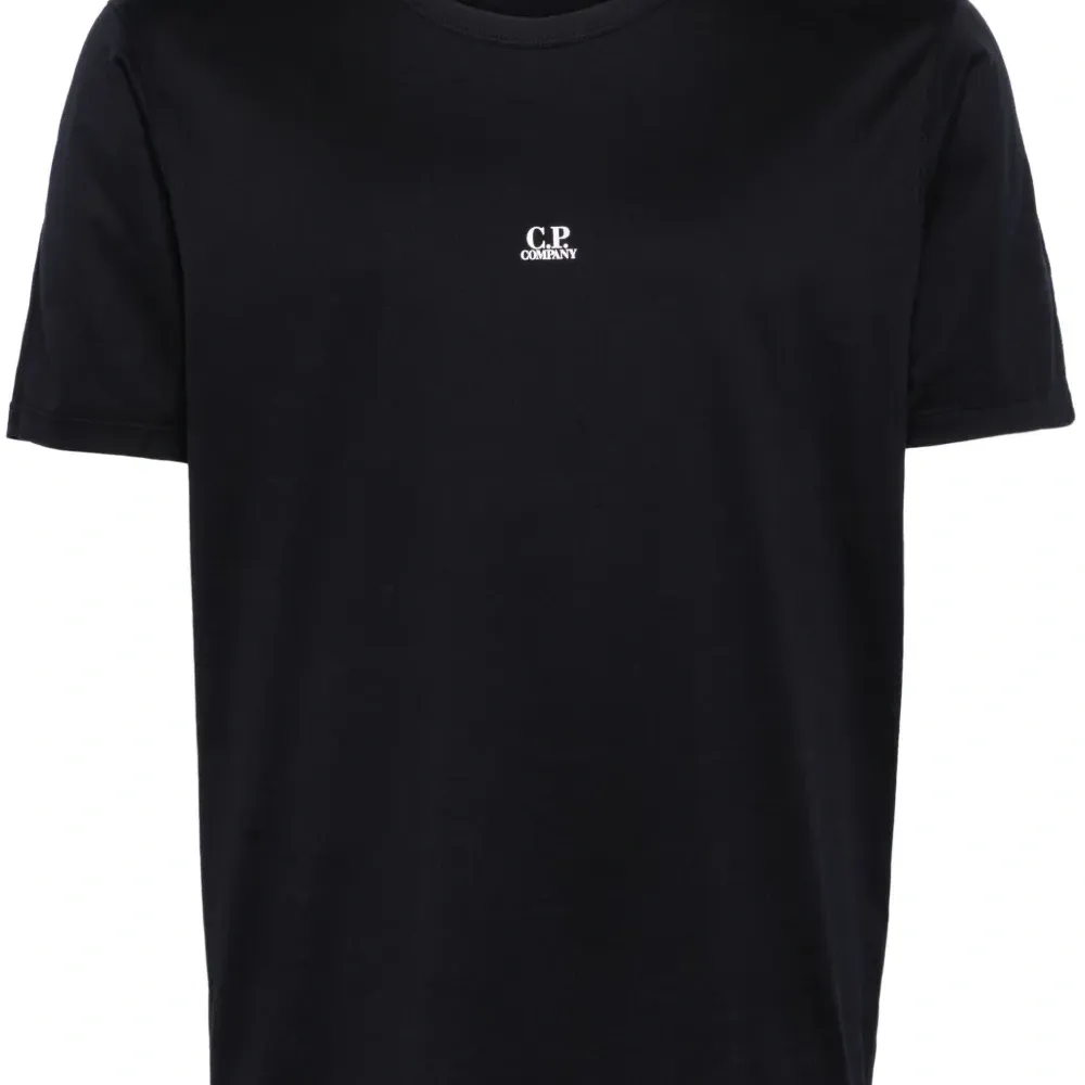 Футболка с логотипом