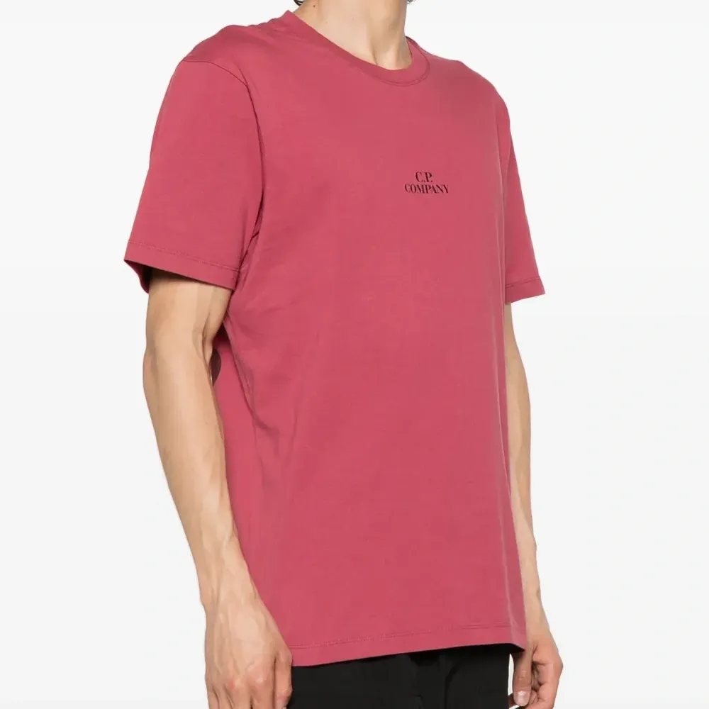 Футболка с логотипом