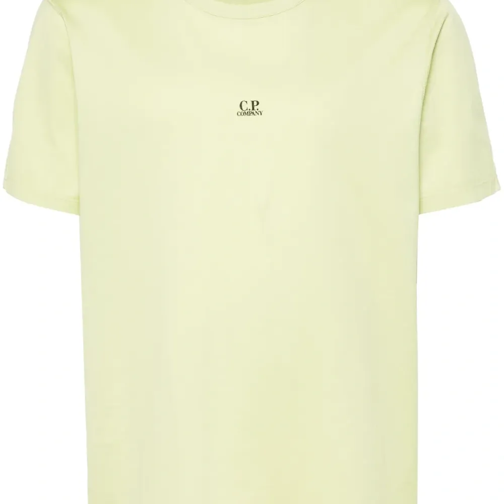 Футболка с логотипом