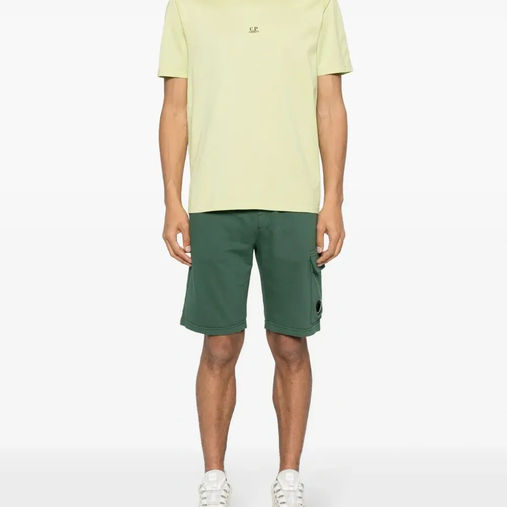 Футболка с логотипом