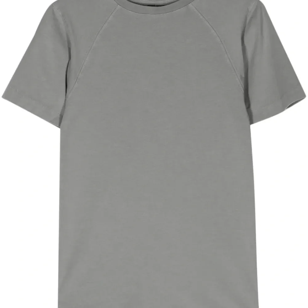 Укороченная футболка с круглым вырезом