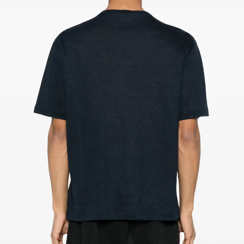 Льняная футболка с вышитым логотипом