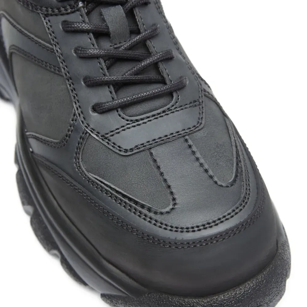 Кеды с нашивкой-логотипом