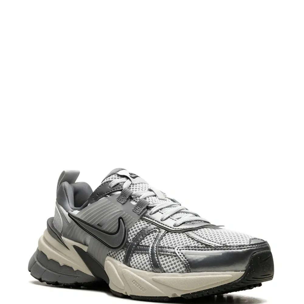 Кроссовки V2K Run Pure Platinum/Wolf Grey Кроссовки V2K Run Pure Platinum/Wolf Grey