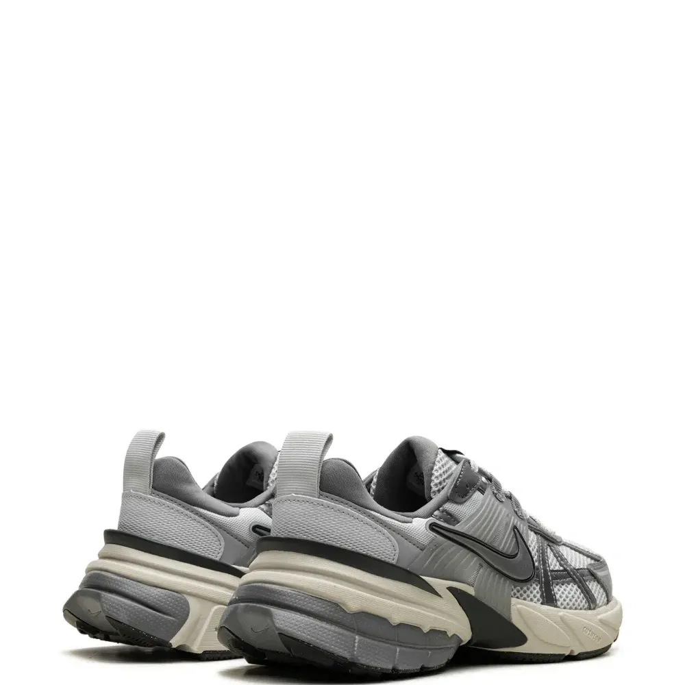 Кроссовки V2K Run Pure Platinum/Wolf Grey Кроссовки V2K Run Pure Platinum/Wolf Grey