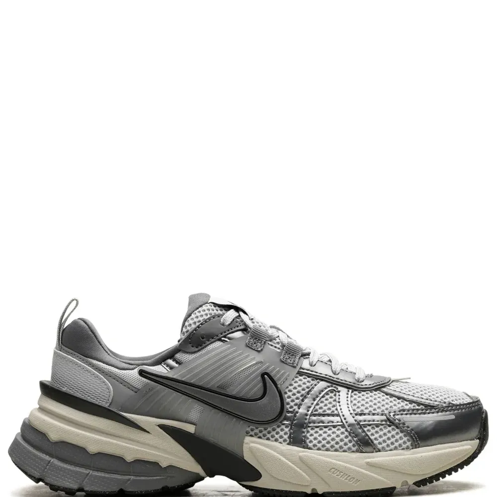 Кроссовки V2K Run Pure Platinum/Wolf Grey Кроссовки V2K Run Pure Platinum/Wolf Grey