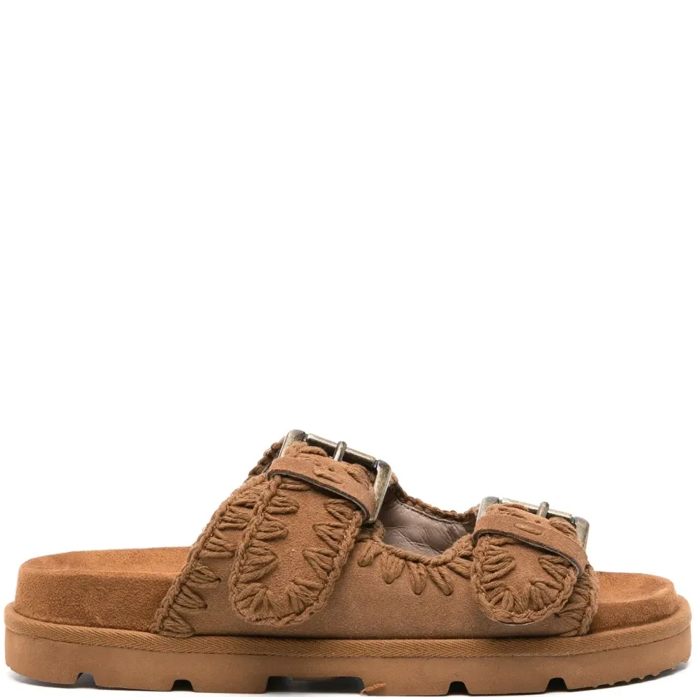 Шлепанцы с декоративной строчкой