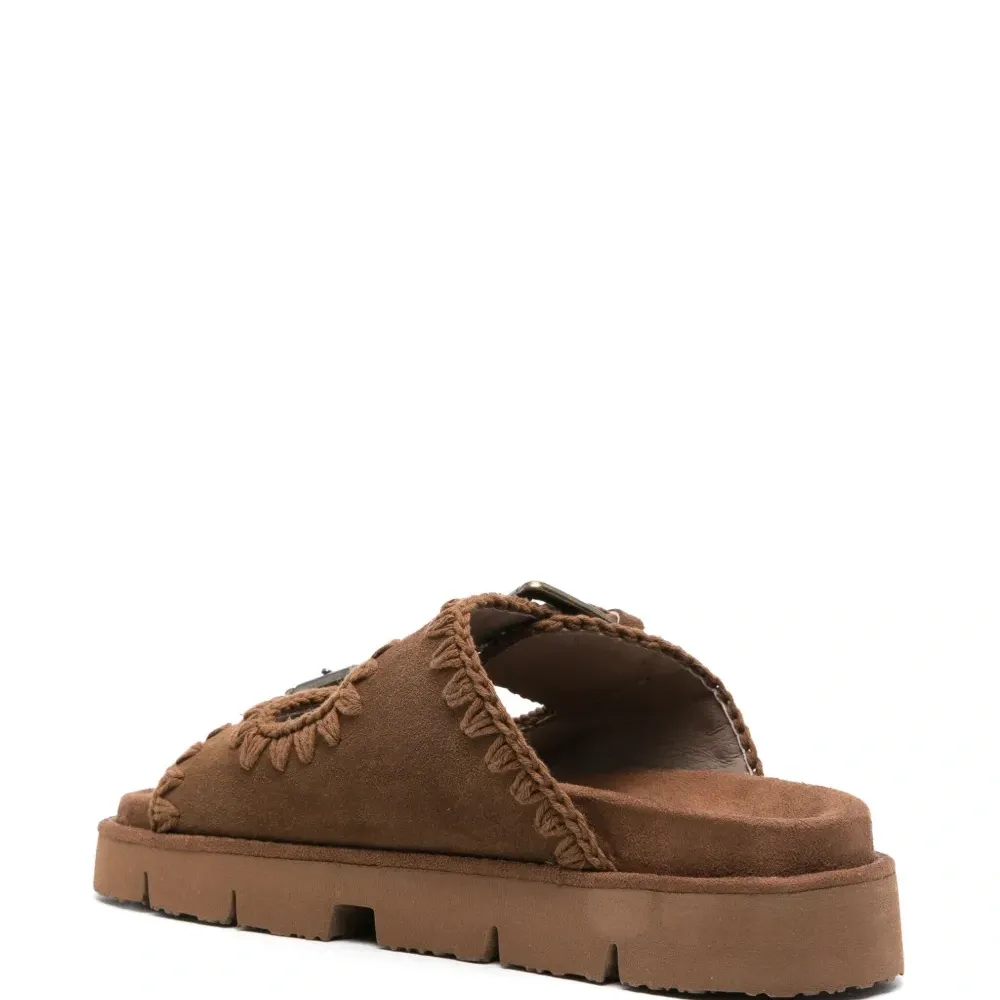 Шлепанцы с декоративной строчкой