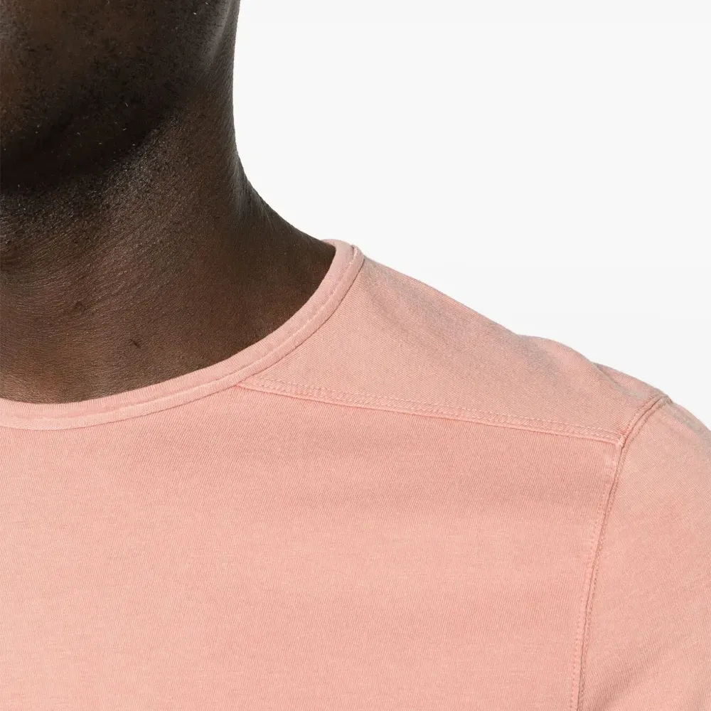 футболка с круглым вырезом