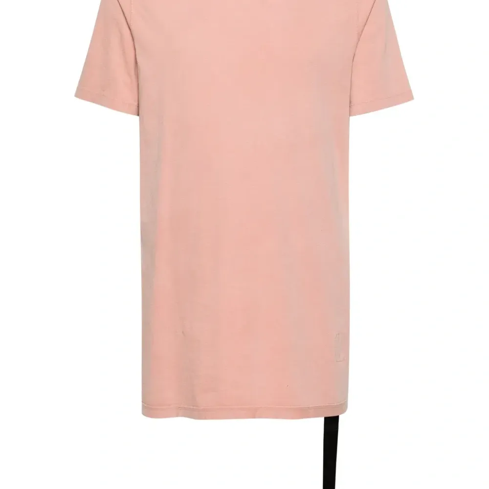 футболка с круглым вырезом