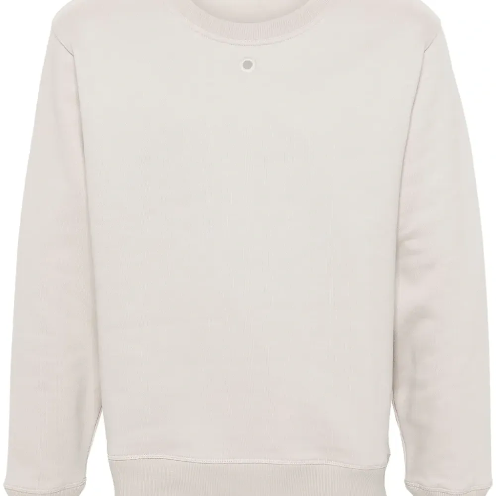 Толстовка с вырезами