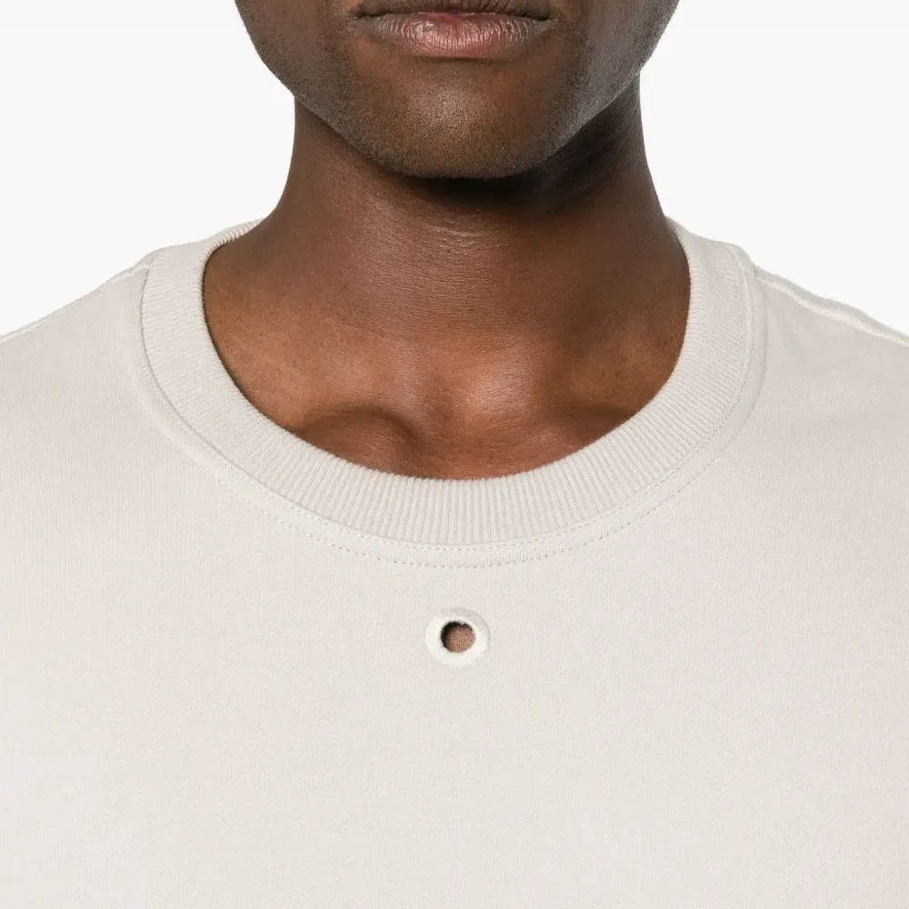 Толстовка с вырезами