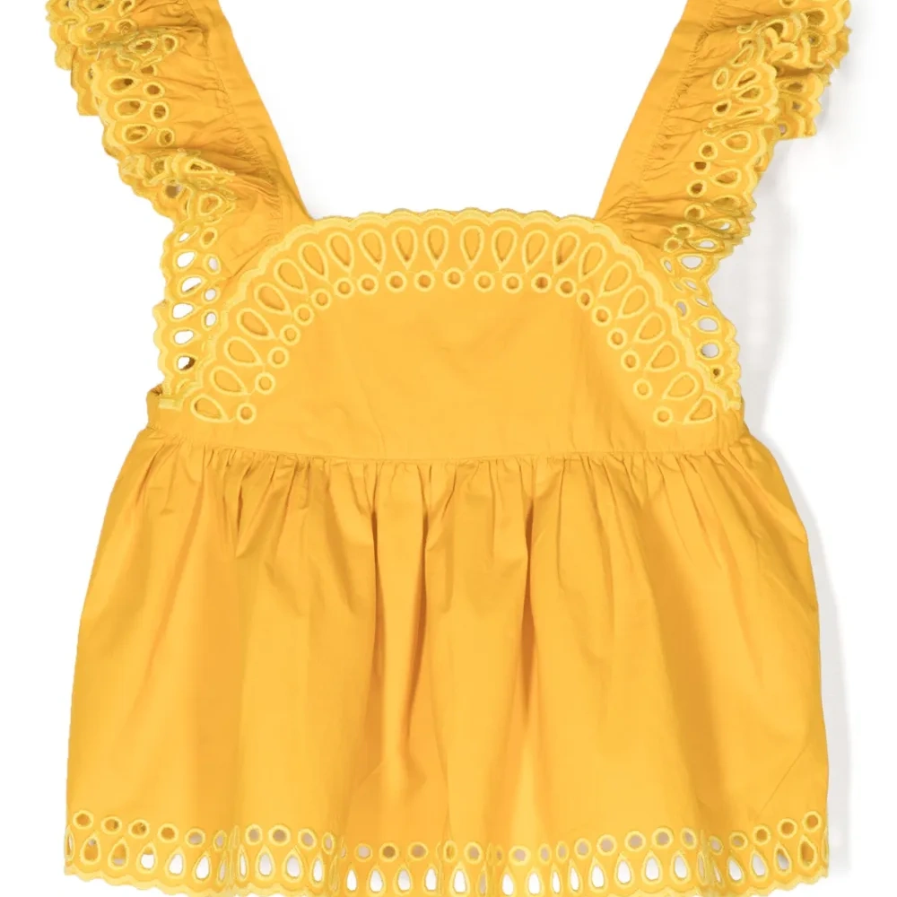 Блузка с английской вышивкой