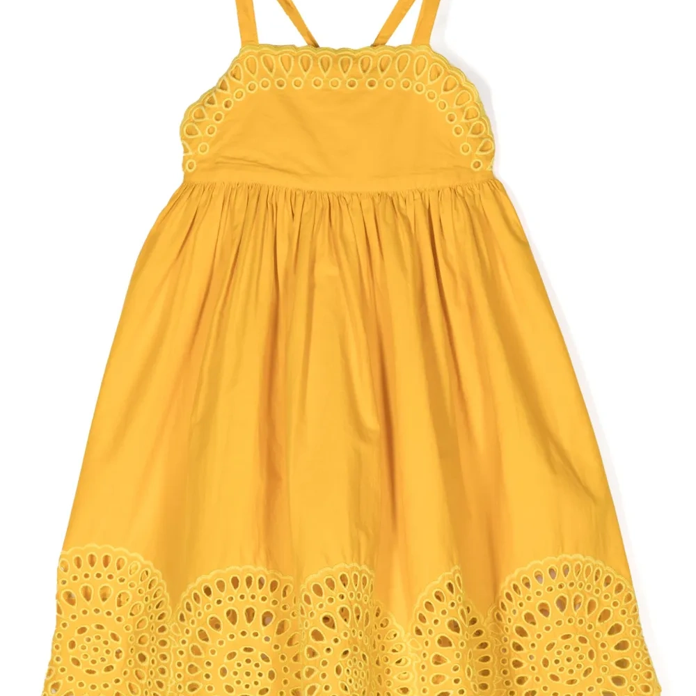 Платье ампирного силуэта с английской вышивкой