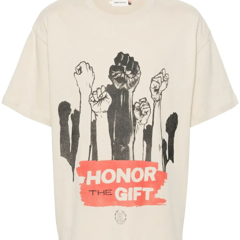 Футболка Dignity