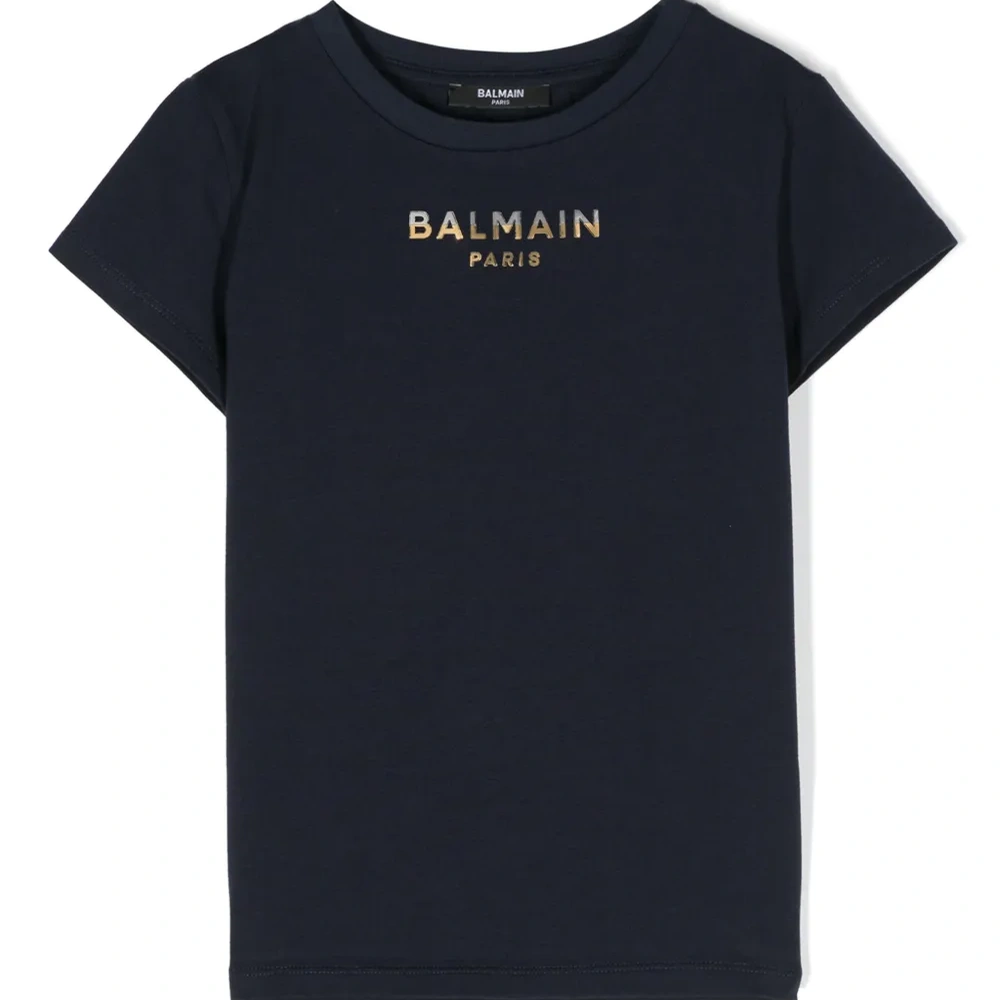 Футболка с логотипом