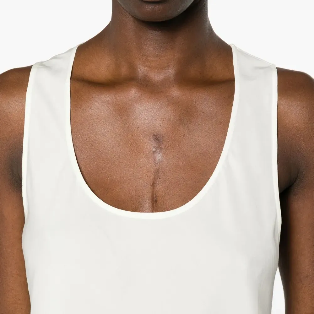 Атласный топ с U-образным вырезом