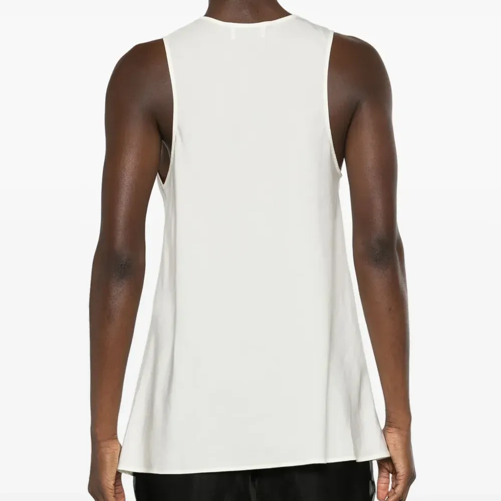 Атласный топ с U-образным вырезом