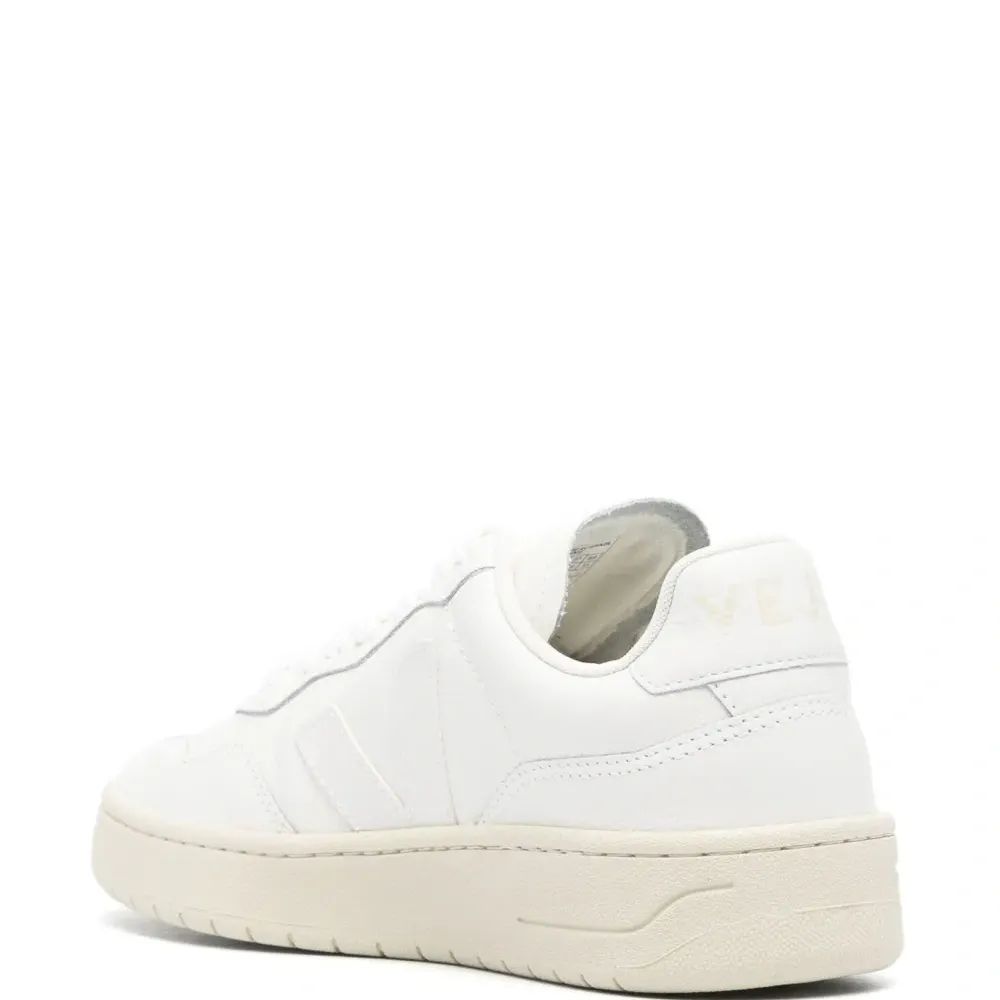 Кроссовки V-90