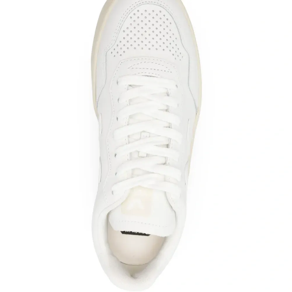 Кроссовки V-90