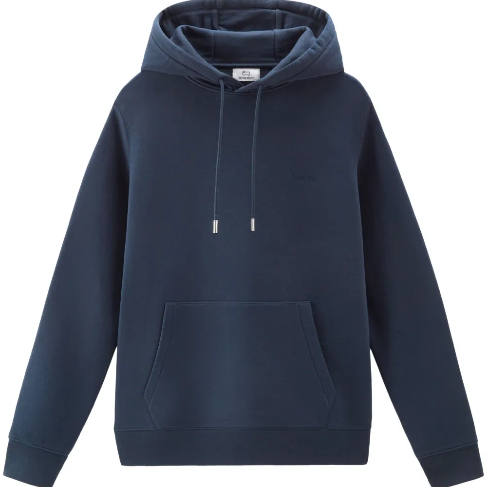 Худи с вышитым логотипом