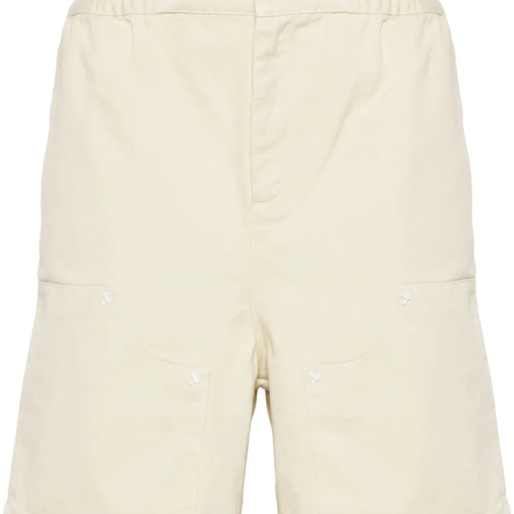 Шорты-бермуды с заклепками