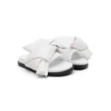 Сандалии с узлом Сандалии с узлом