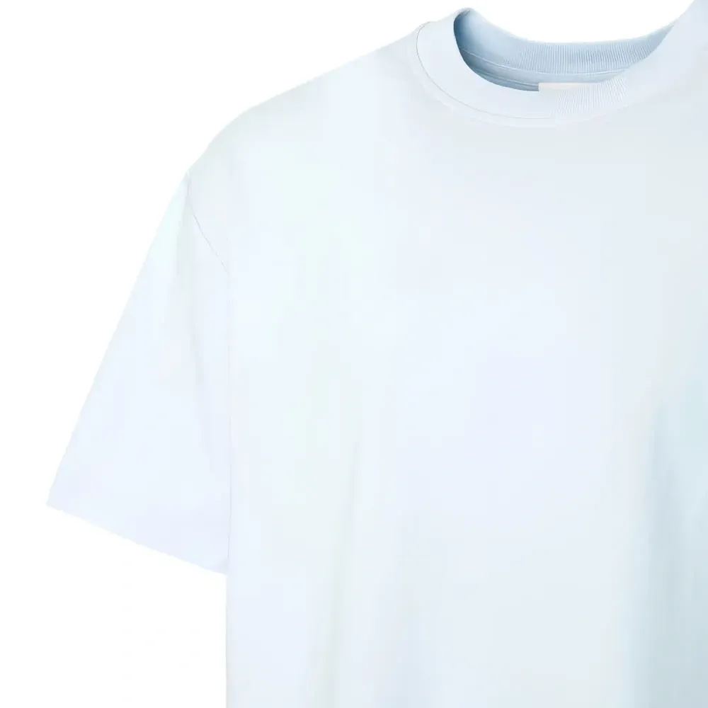 Футболка с тисненым логотипом