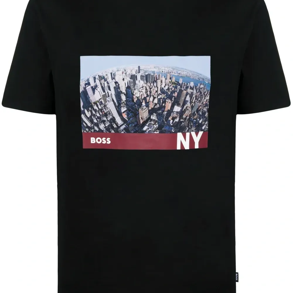 Футболка с графичным принтом