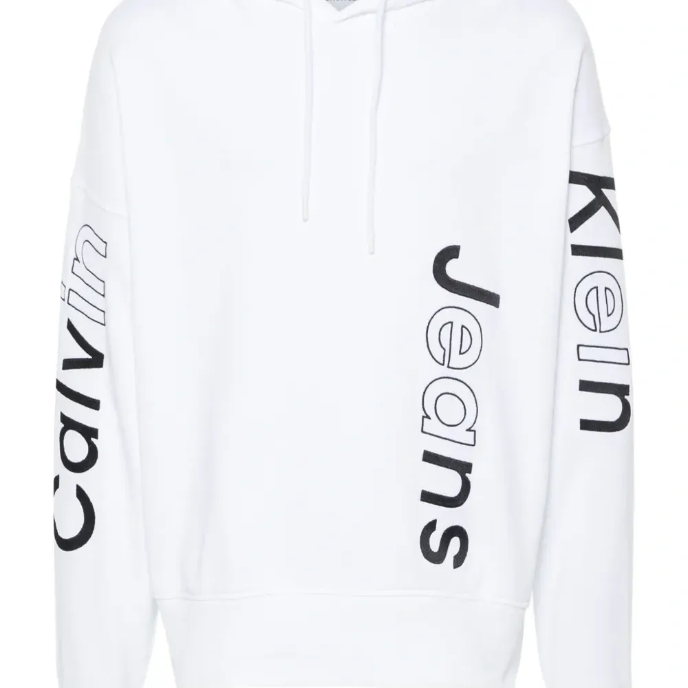 Худи с вышитым логотипом