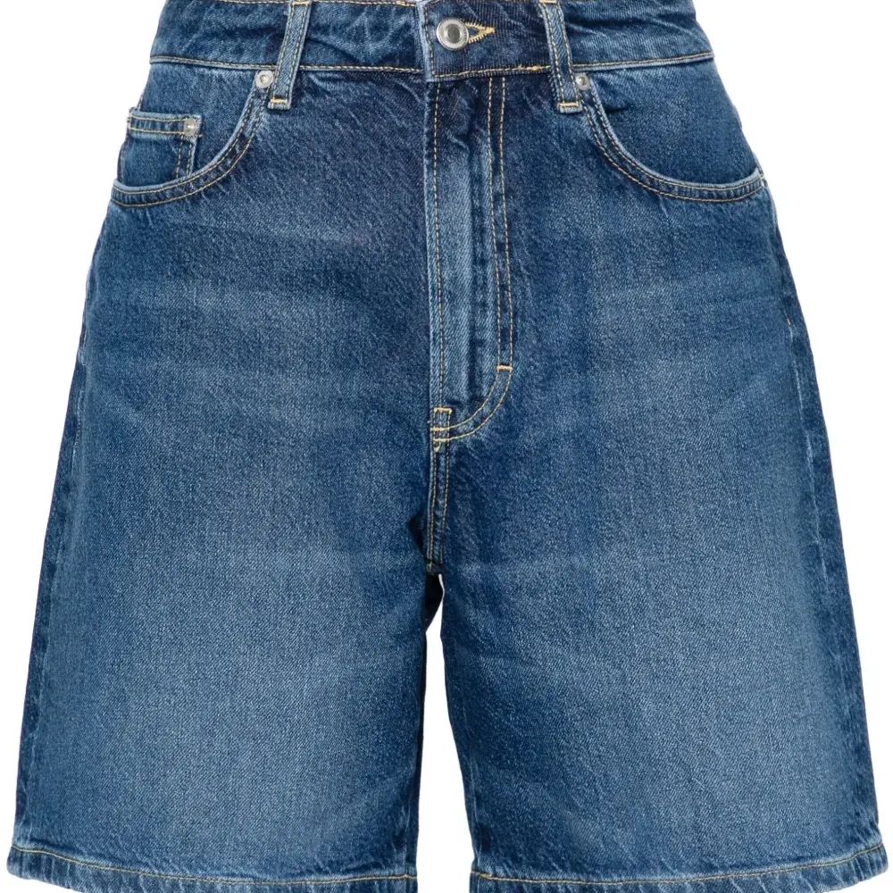 Джинсовые шорты с завышенной талией