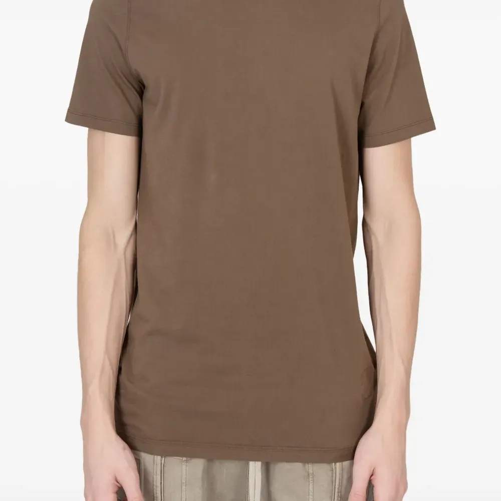 Футболка с круглым вырезом