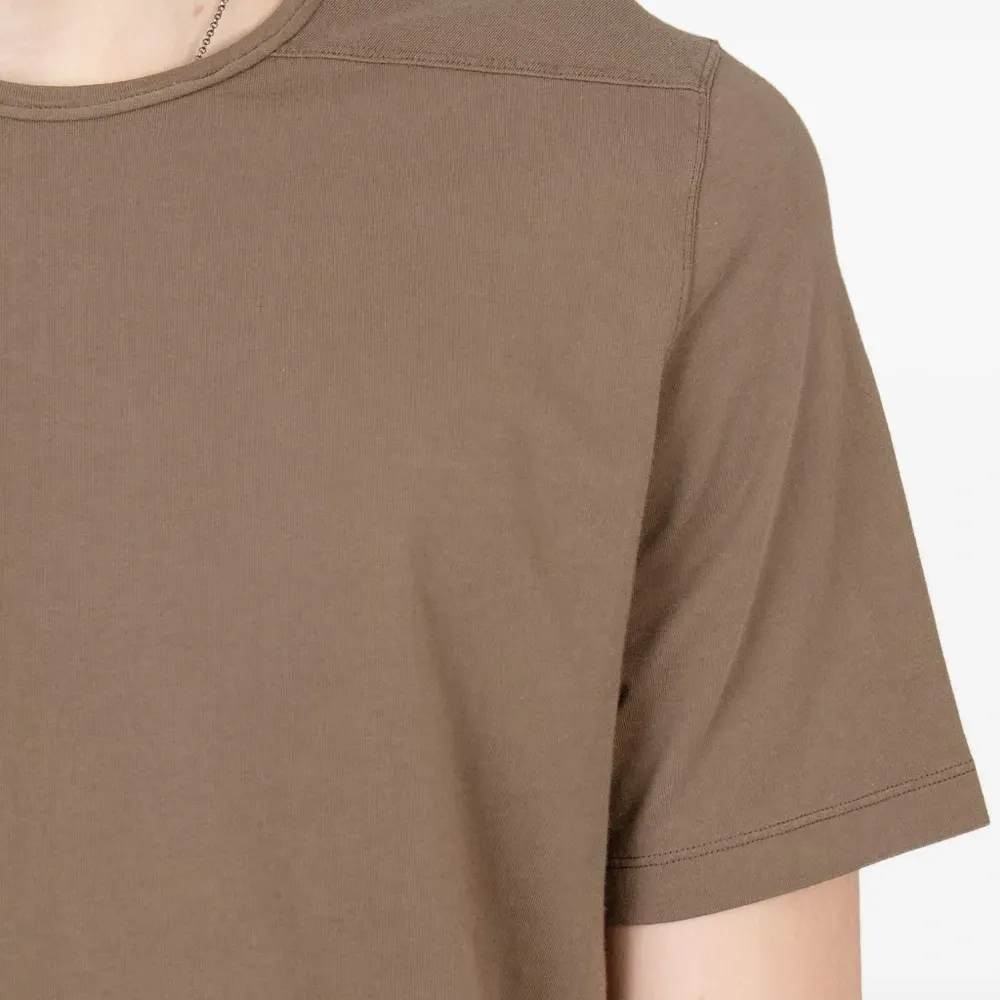 Футболка с круглым вырезом