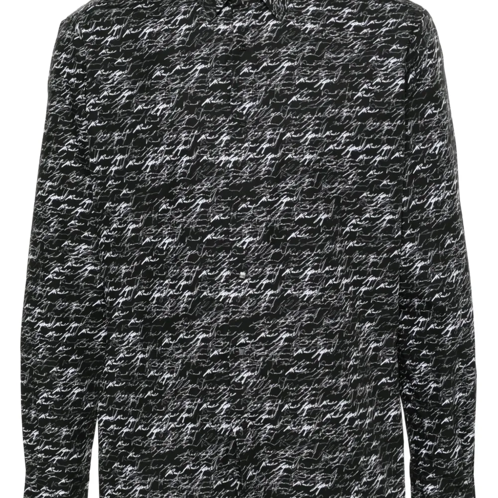 Рубашка с логотипом