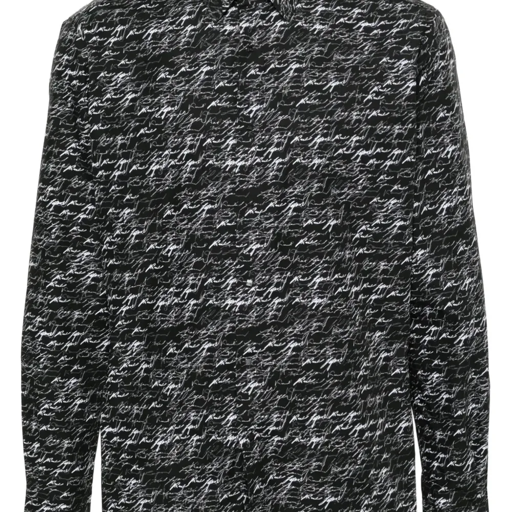 Рубашка с логотипом