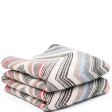 Одеяло с узором зигзаг Одеяло с узором зигзаг