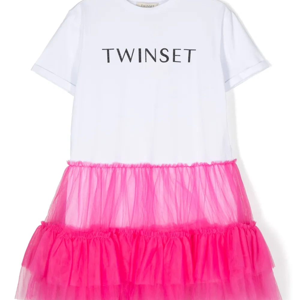 Пышное платье с логотипом