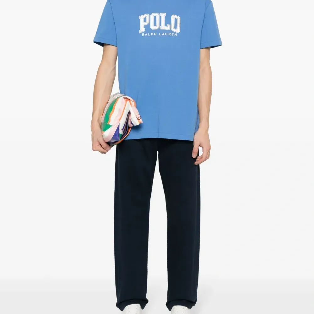 Футболка с логотипом Футболка с логотипом