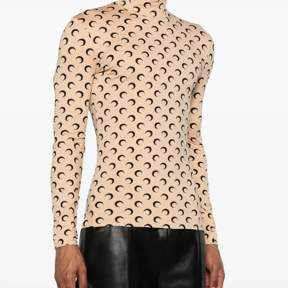 Толстовка Crescent Moon с высоким воротником Толстовка Crescent Moon с высоким воротником