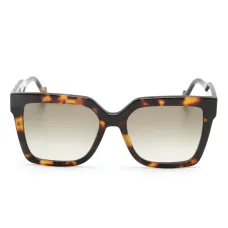 Солнцезащитные очки в квадратной оправе